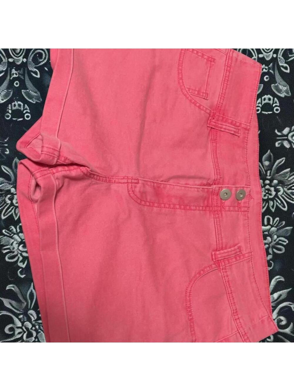 No Boundaries Women's Pink Shorts